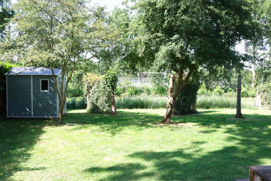 Villa Een Chalet Met Prive Sauna En Tuin Tzummarum Exterior foto
